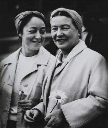 Simone de Beauvoir ir Lenina Zonina Vilniaus oro uoste